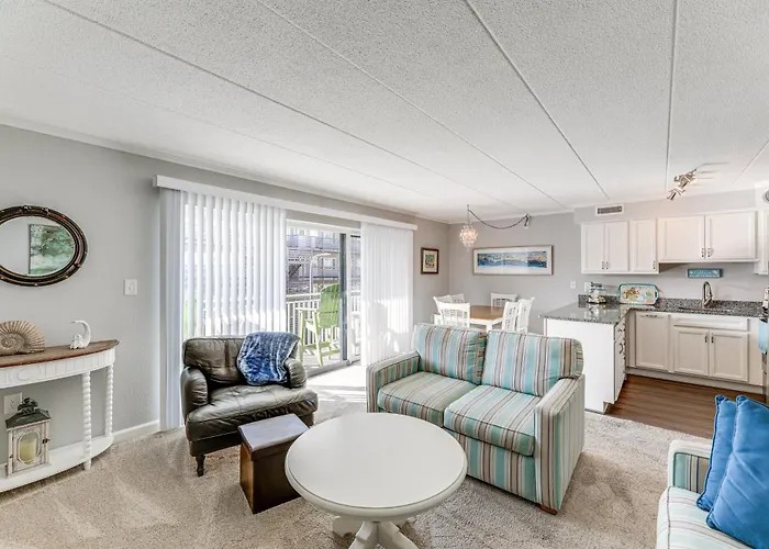 Walk To Beach! Modern Ocean W/ Balcony