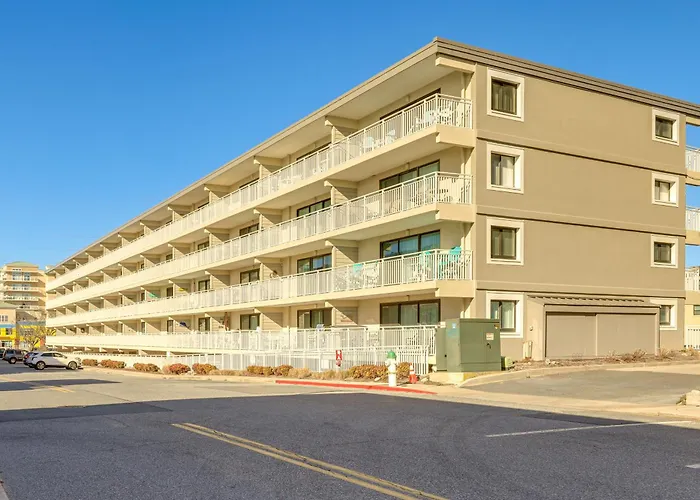 Walk To Beach! Modern Ocean W/ Balcony *